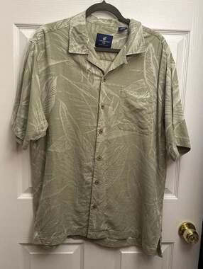 Caribbean Joe Island Supply Co. Men's Short Sleeve Green 100% Silk Hawaiian Shir